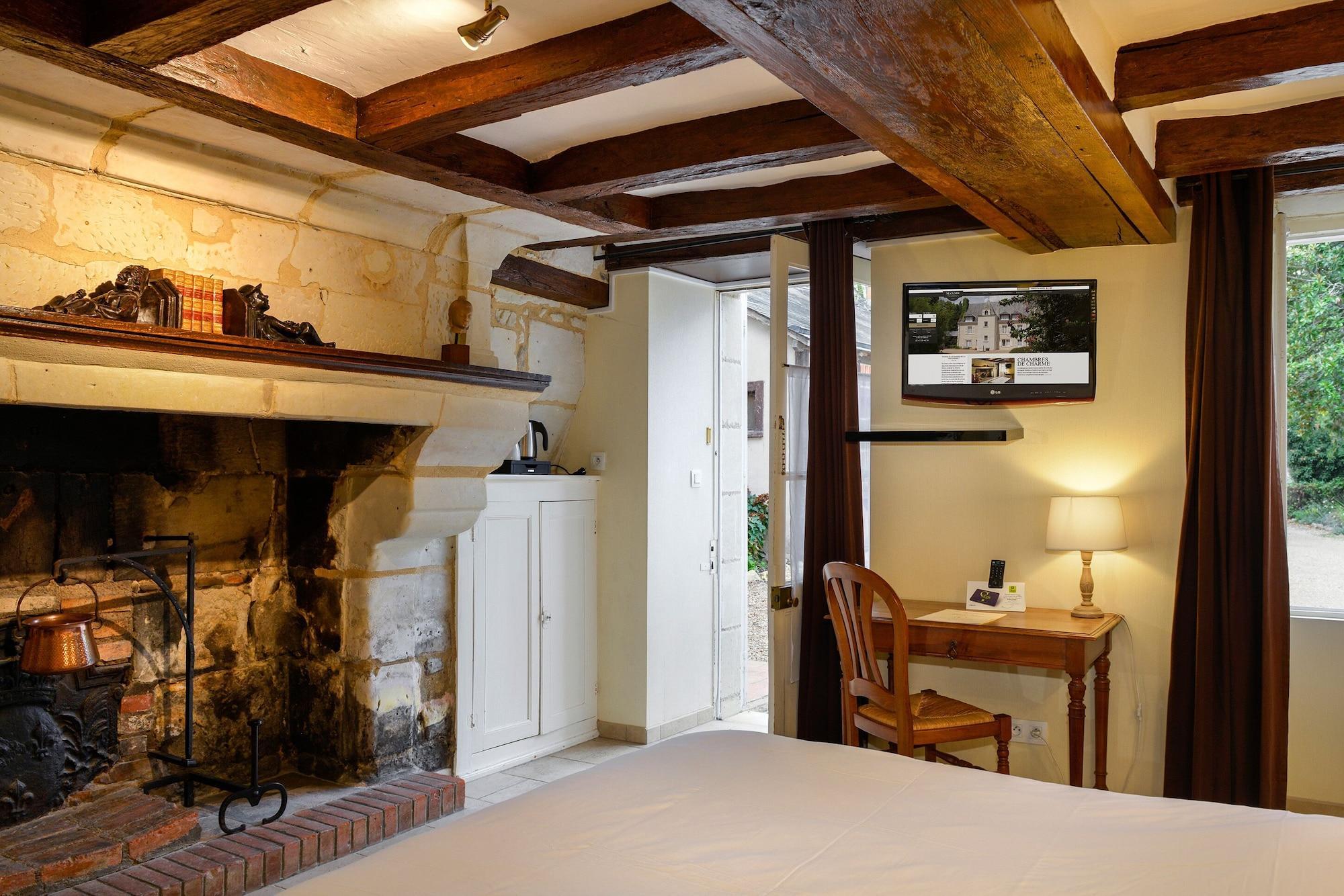 Logis Manoir De La Giraudiere Beaumont-en-Veron Exterior photo