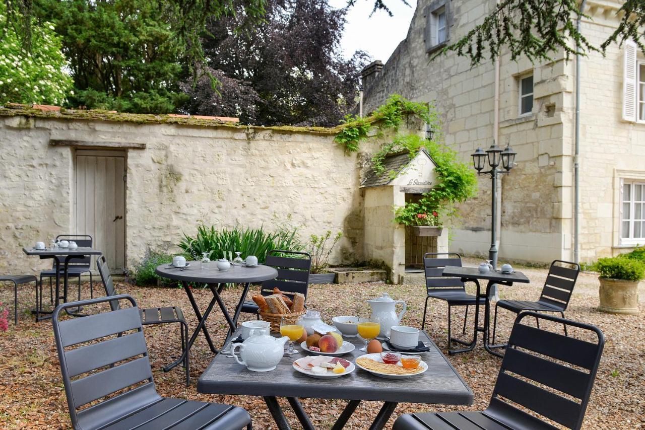 Logis Manoir De La Giraudiere Beaumont-en-Veron Exterior photo